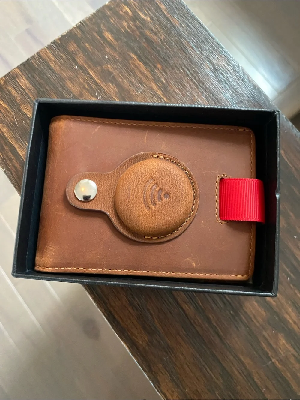 Leather Wallet with Air Tag compartment